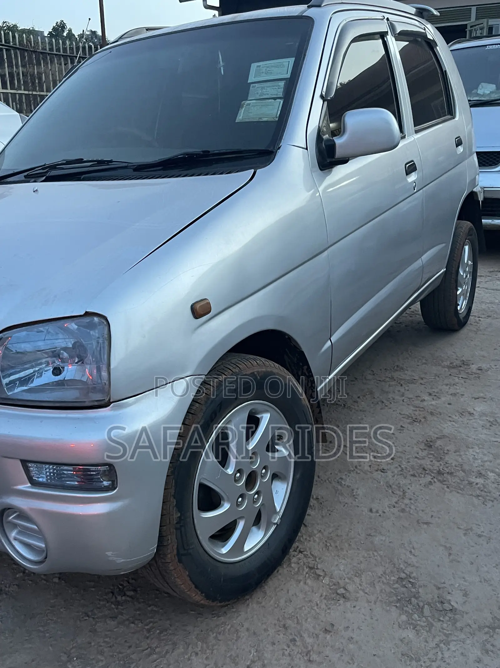 Daihatsu Terios 2000 Silver