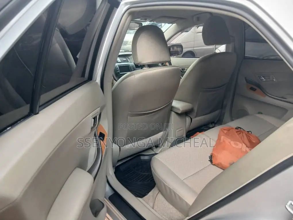 Toyota Premio 2009 Silver