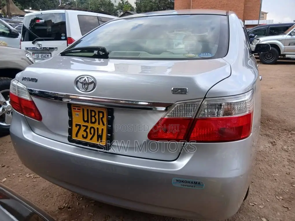 Toyota Premio 2009 Silver