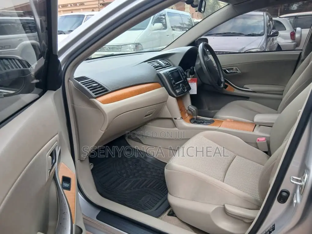 Toyota Premio 2009 Silver