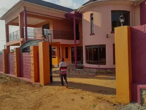 Furnished 5bdrm Apartment in Wakiso / Wakiso for sale
