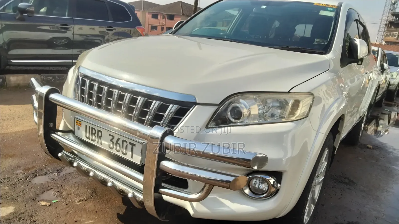 Toyota Vanguard 2011 White