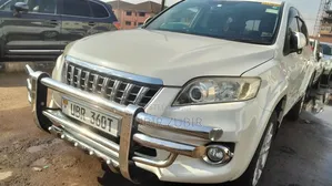 Toyota Vanguard 2011 White