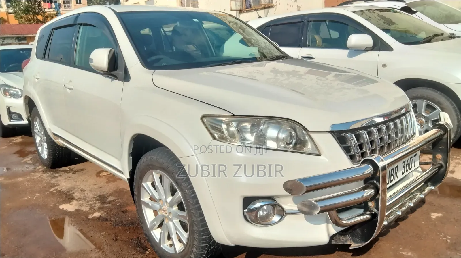 Toyota Vanguard 2011 White
