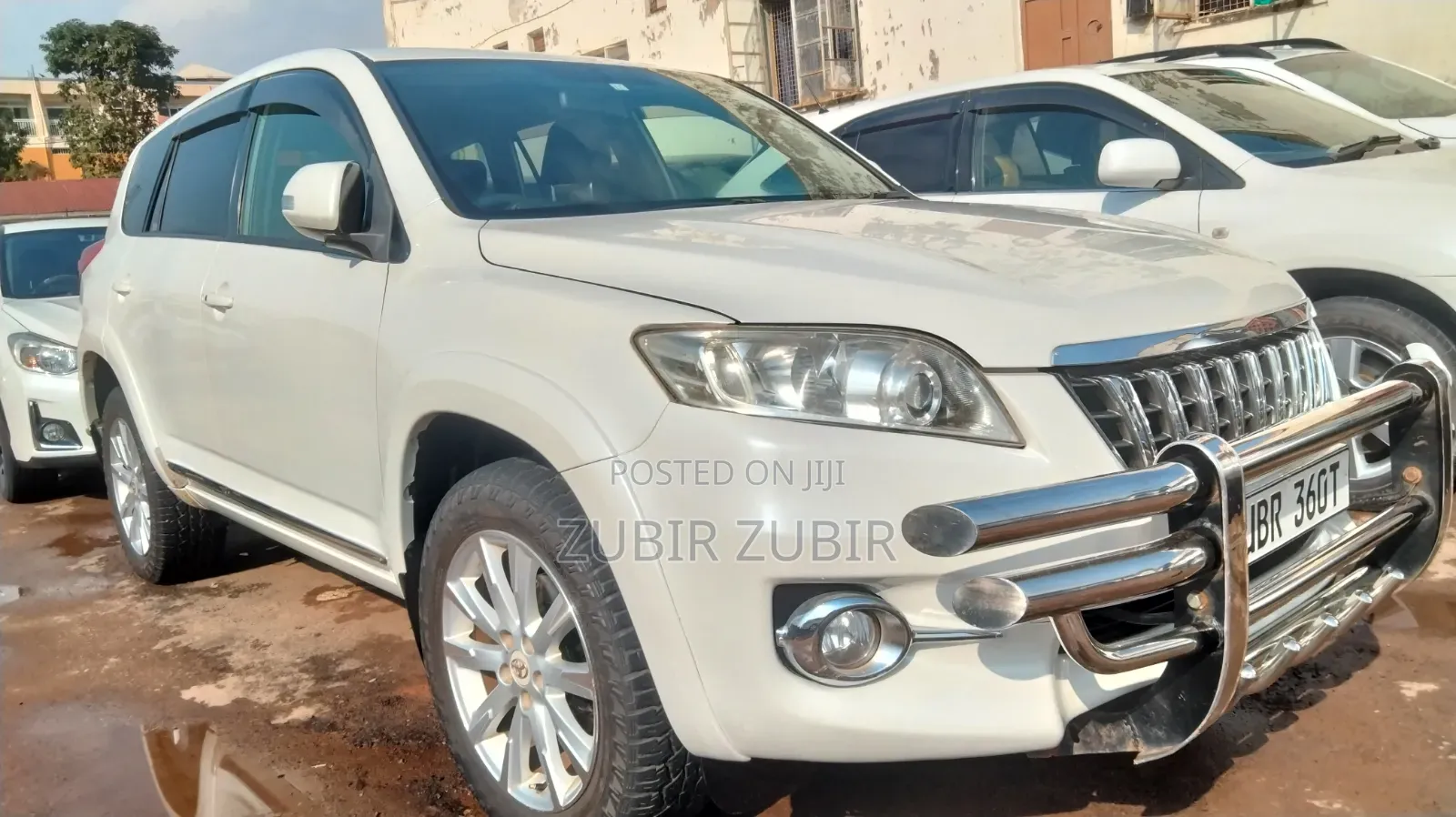 Toyota Vanguard 2011 White