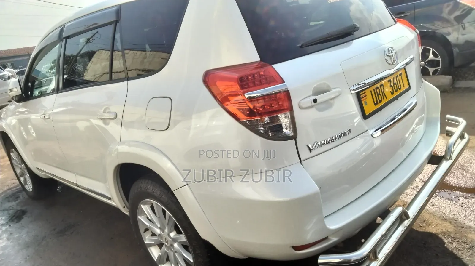 Toyota Vanguard 2011 White
