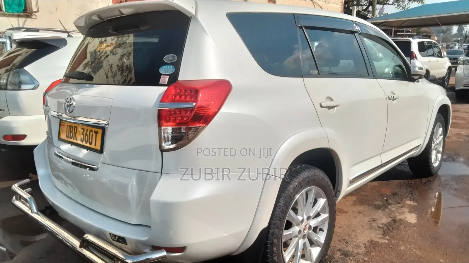Toyota Vanguard 2011 White