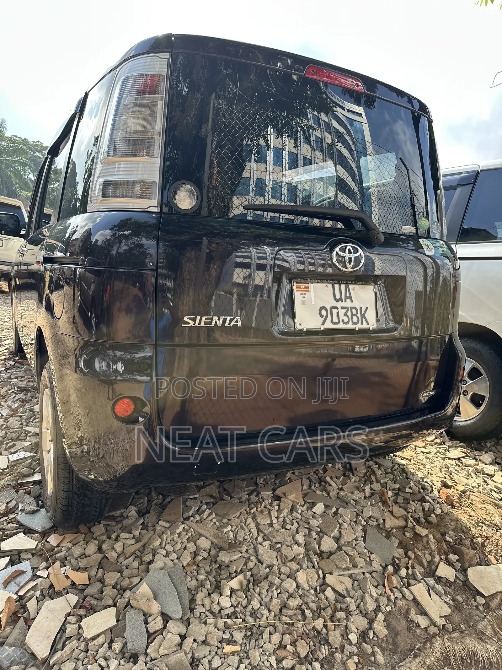 Toyota Sienta 2012 Maroon