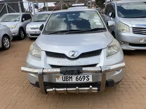 Toyota IST 2010 White