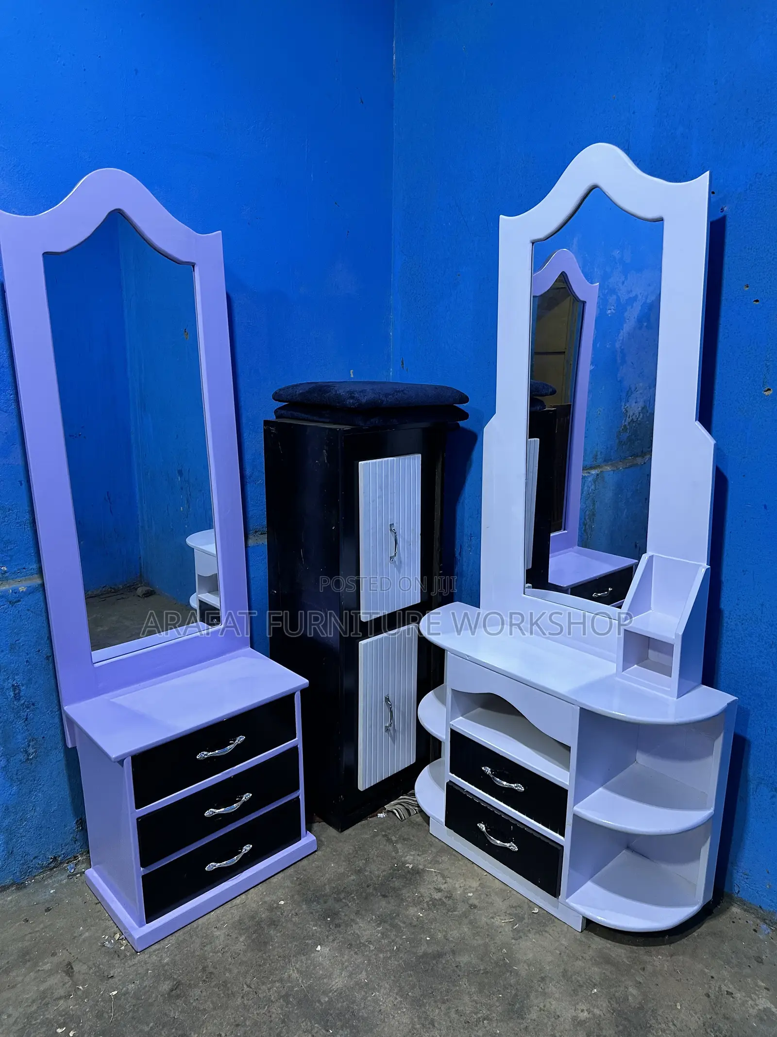 Solid Dressing Mirror