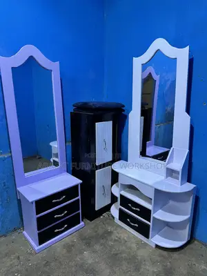 Solid Dressing Mirror