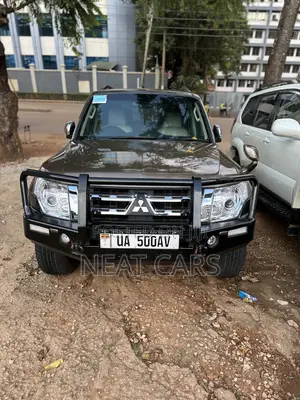 Mitsubishi Pajero 2008 Gold