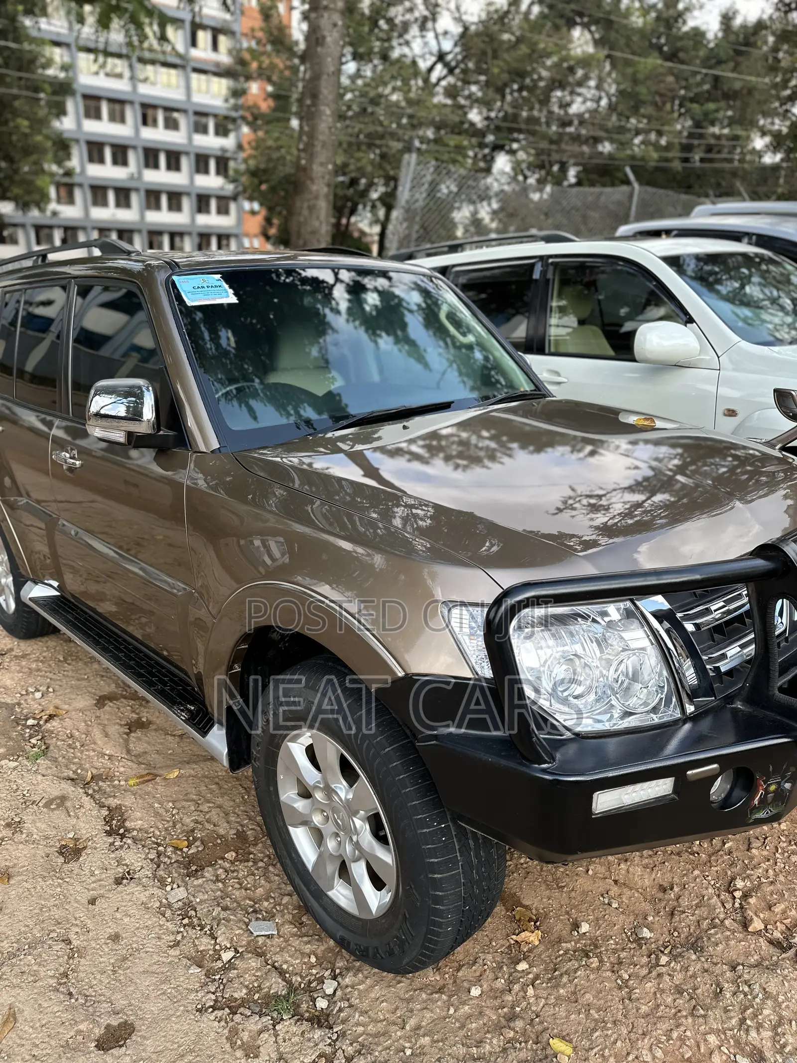 Mitsubishi Pajero 2008 Gold