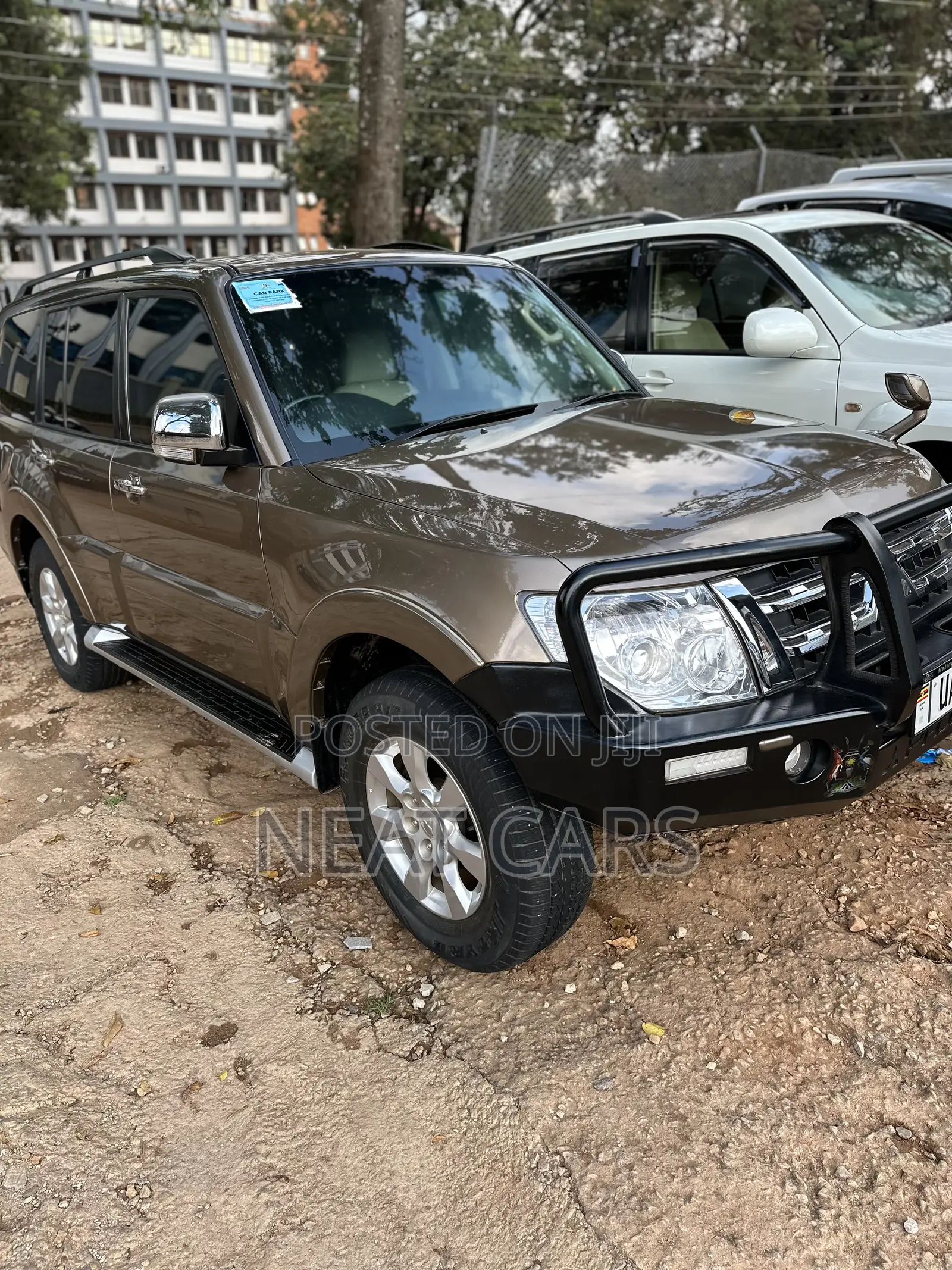 Mitsubishi Pajero 2008 Gold