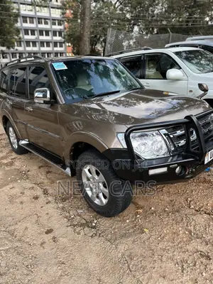 Mitsubishi Pajero 2008 Gold