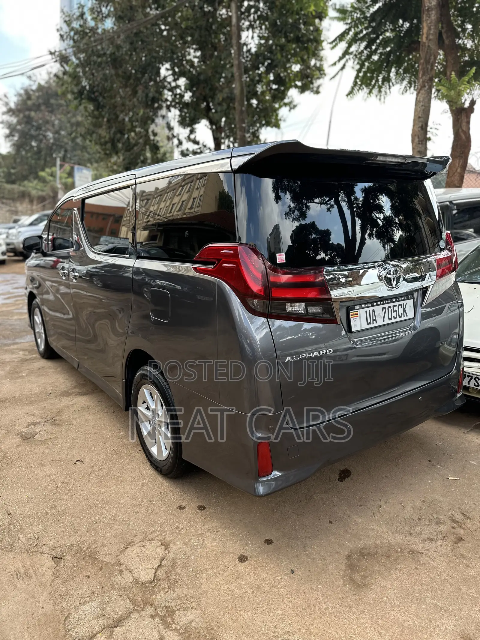 Toyota Alphard 2017 Gold