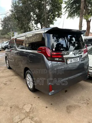 Toyota Alphard 2017 Gold