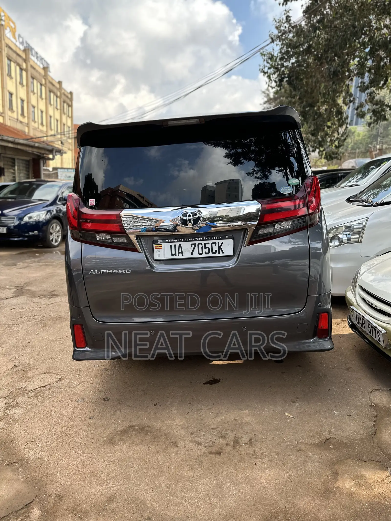 Toyota Alphard 2017 Gold