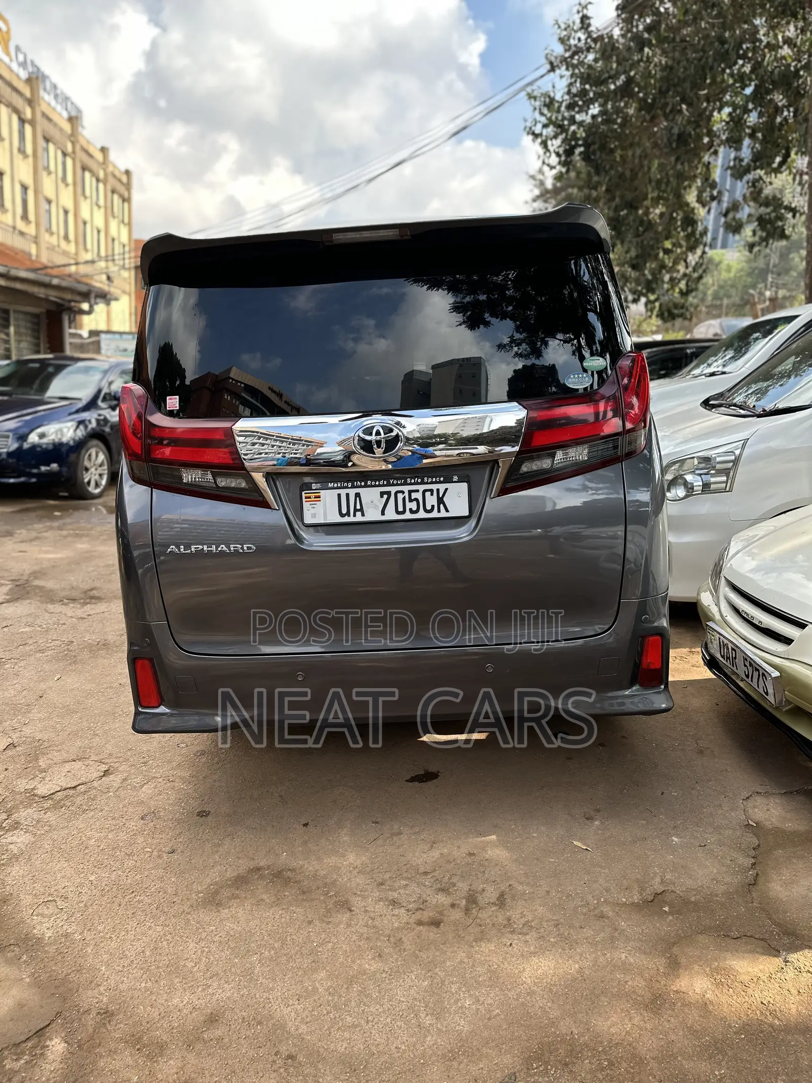 Toyota Alphard 2017 Gold