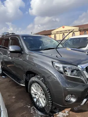 Toyota Land Cruiser Prado 2017 Gray