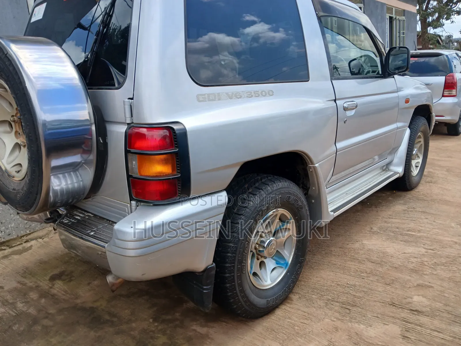 Mitsubishi Pajero 2000 Silver