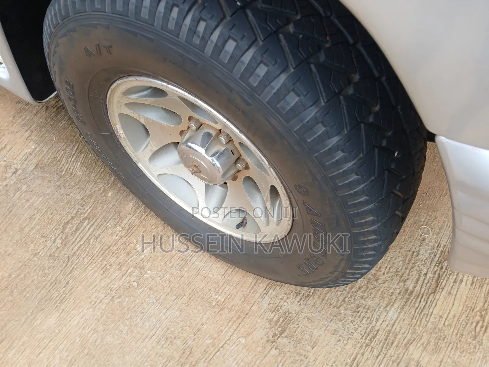 Mitsubishi Pajero 2000 Silver