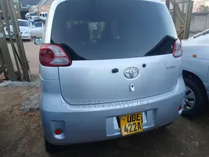 Toyota Porte 2007 Silver