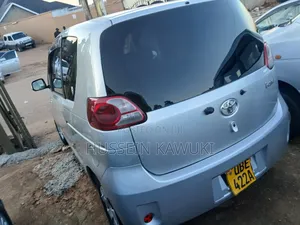 Toyota Porte 2007 Silver