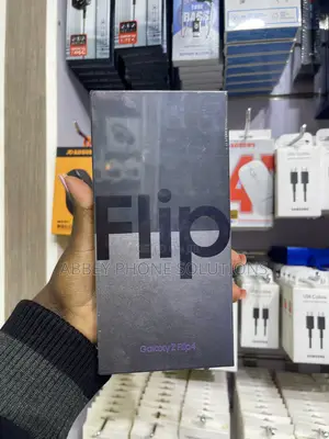 New Samsung Galaxy Z Flip4 256 GB Purple