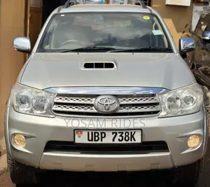 Toyota Fortuner 3.0 D AWD 2013 Silver