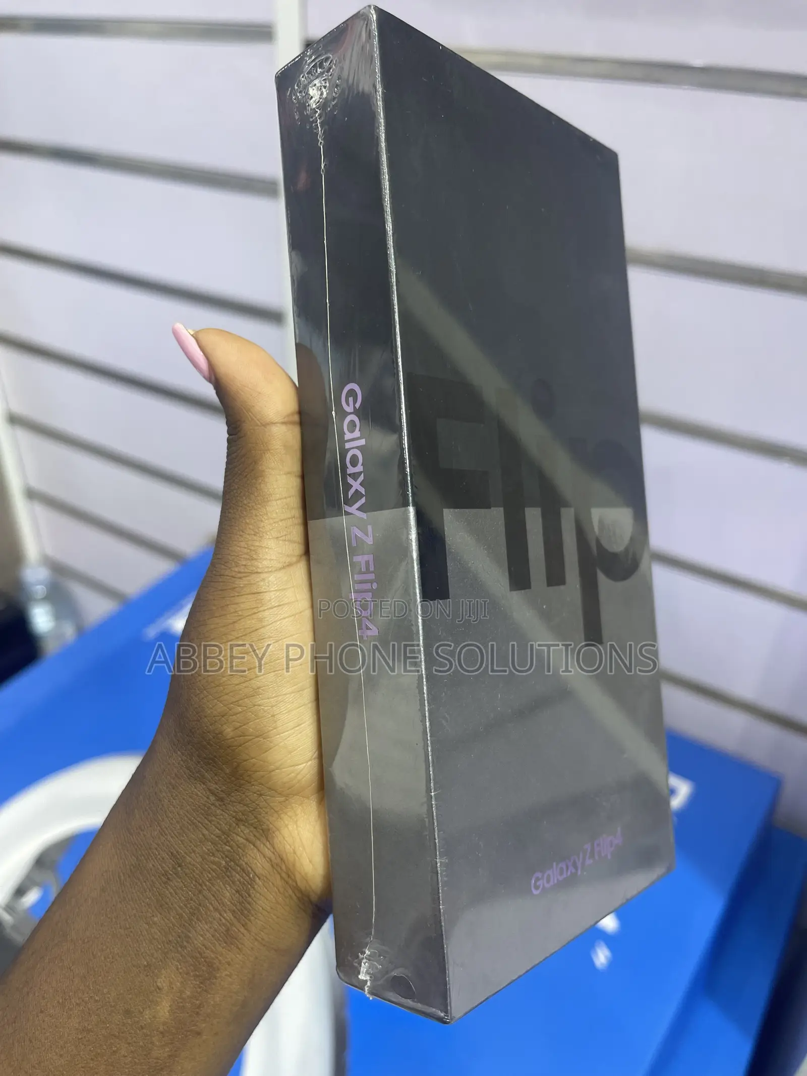 New Samsung Galaxy Z Flip4 256 GB Purple