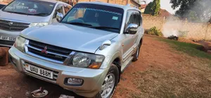 Mitsubishi Pajero 2001 Silver
