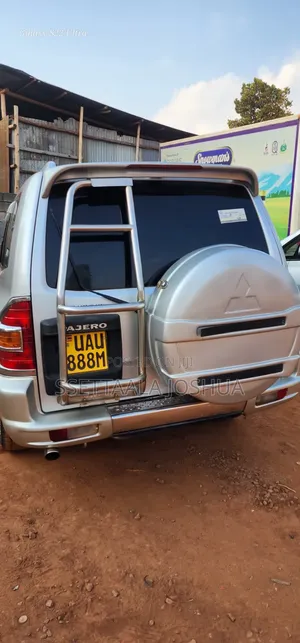 Mitsubishi Pajero 2001 Silver