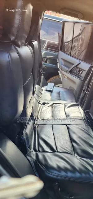 Mitsubishi Pajero 2001 Silver