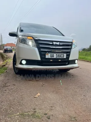Toyota Noah 1.8 FWD Hybrid (7 seater) 2016 White