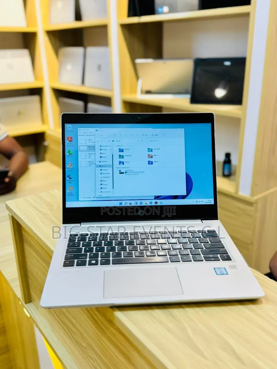 Laptop Apple MacBook Pro 2017 8GB Intel Core i7 SSD 512GB