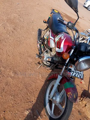 TVS HLX 125 2023 Red
