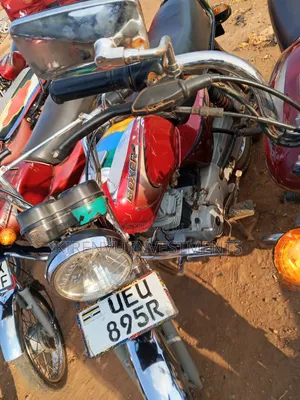 Bajaj Boxer 100 2017 Red