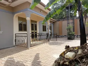 Furnished 5bdrm House in Wakiso / Wakiso for sale