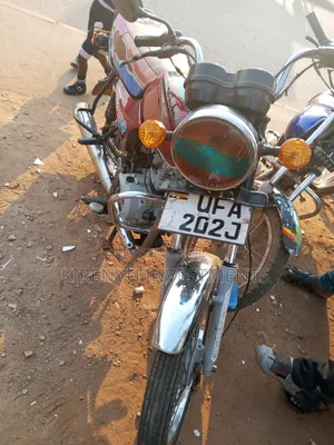 Bajaj Boxer 100 2019 Red