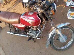 Bajaj Boxer 100 2017 Red