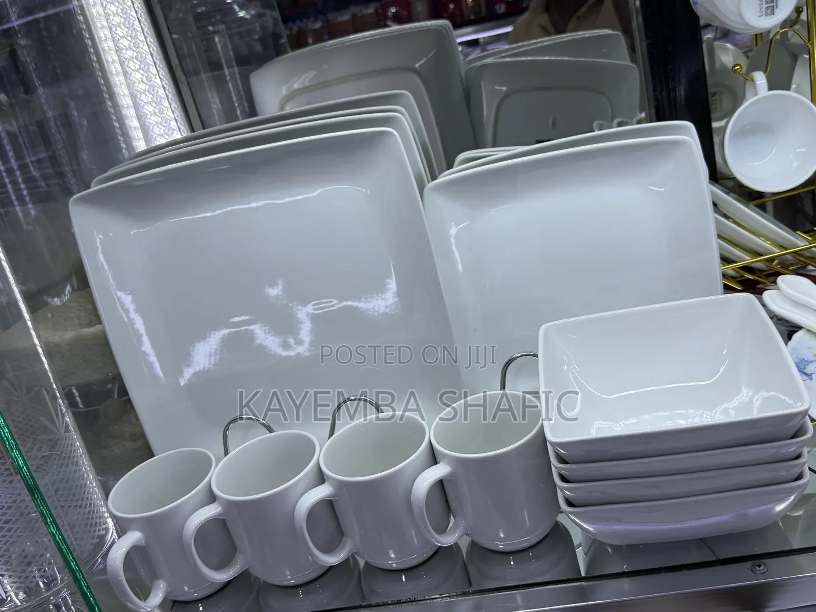 Modern 16-Piece White Square Dinner Set - Sleek Design