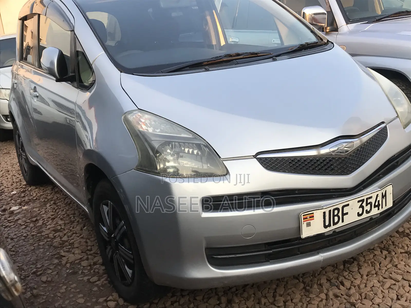 Toyota Ractis 2006 Silver