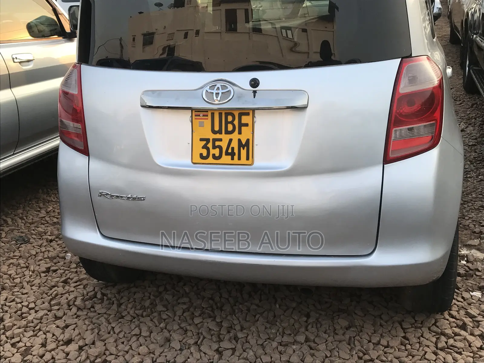 Toyota Ractis 2006 Silver