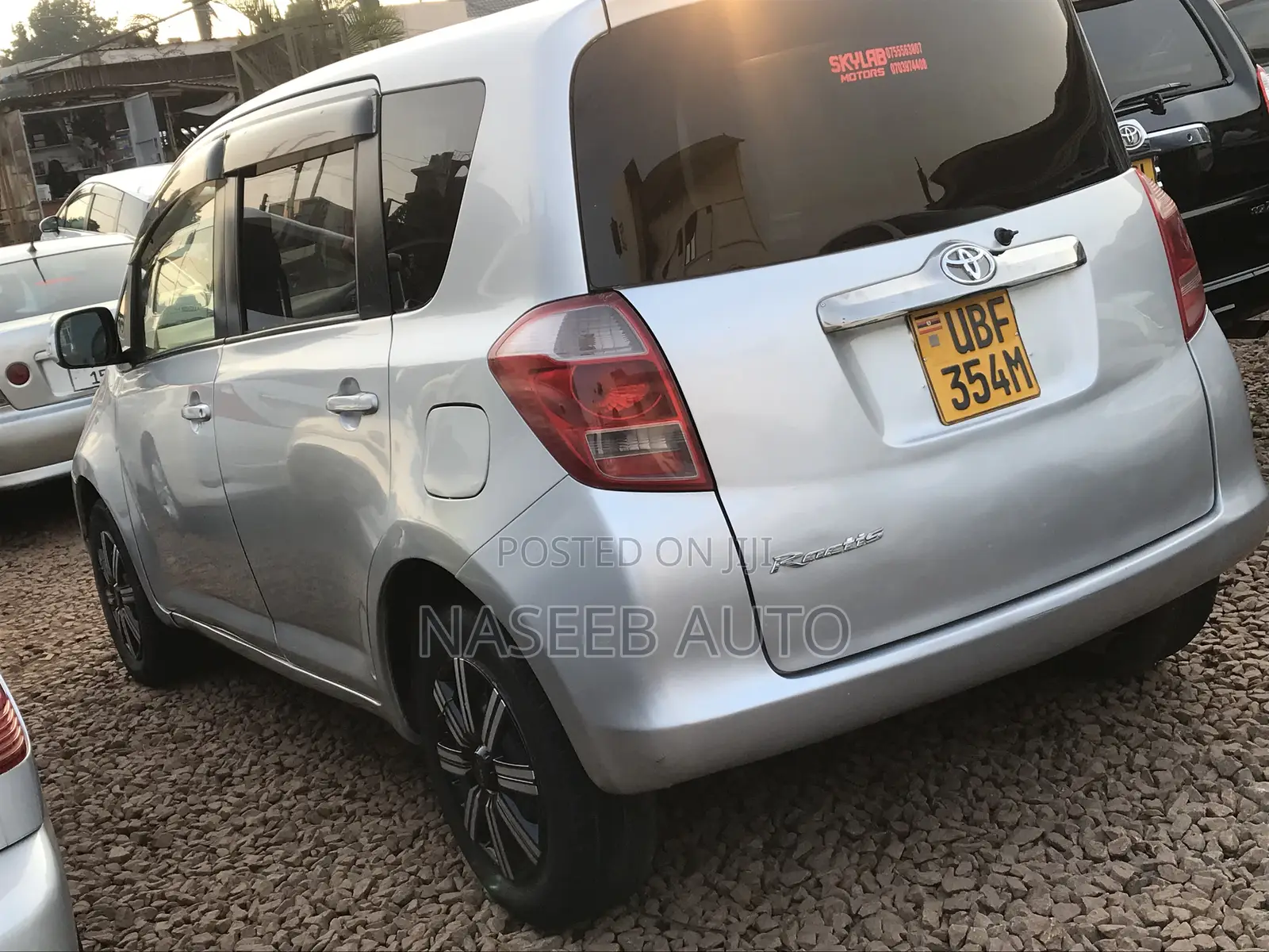 Toyota Ractis 2006 Silver