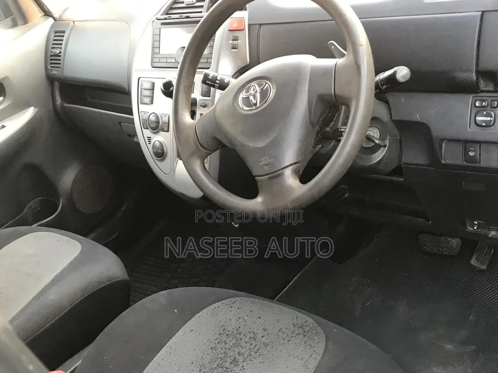 Toyota Ractis 2006 Silver