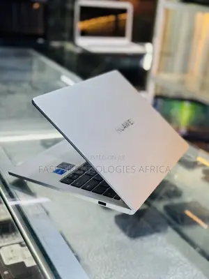 New Laptop Huawei 8GB Intel Core i5 SSD 512GB