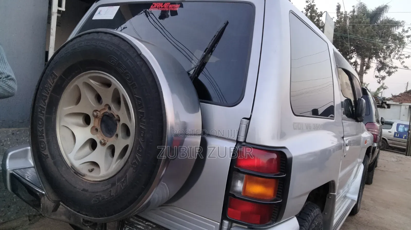 Mitsubishi Pajero 2000 Silver
