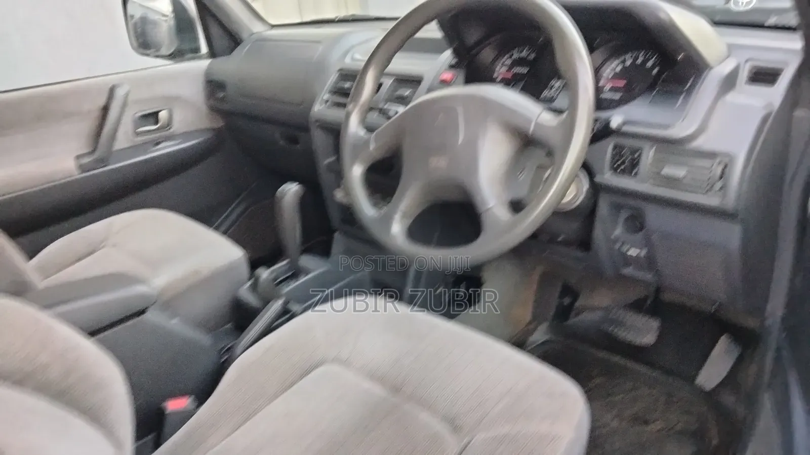 Mitsubishi Pajero 2000 Silver