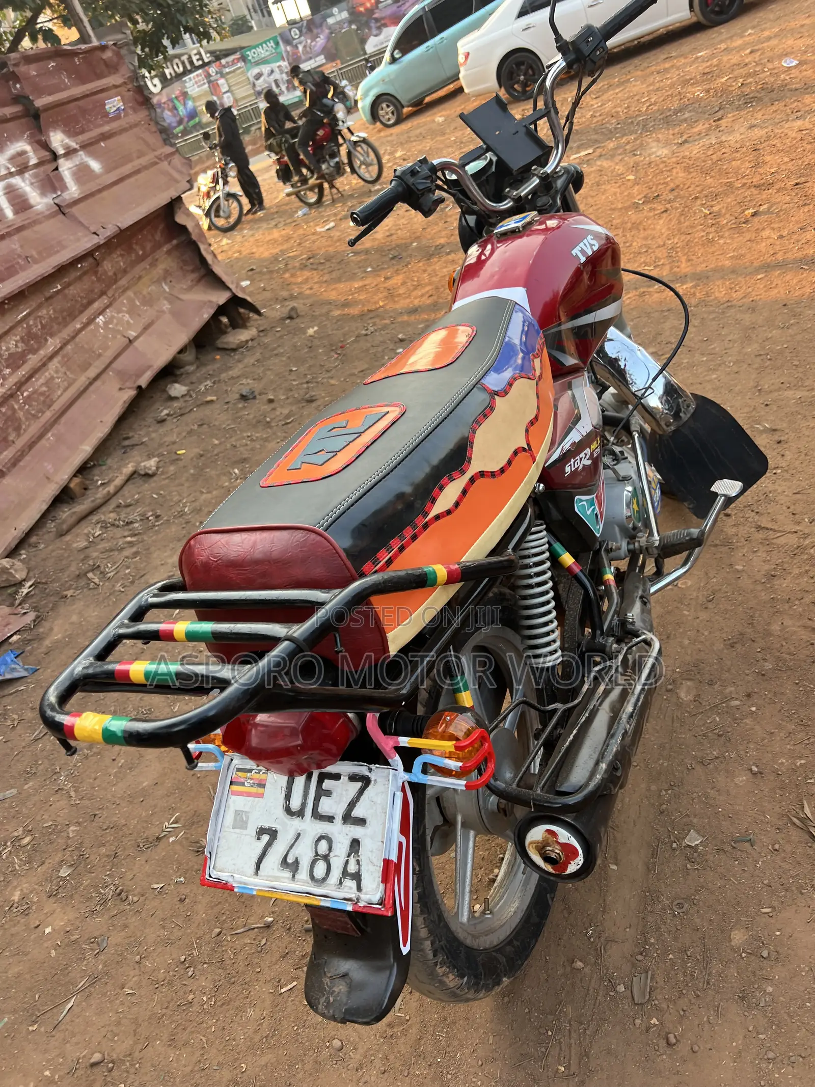 TVS HLX 125 2021 Red